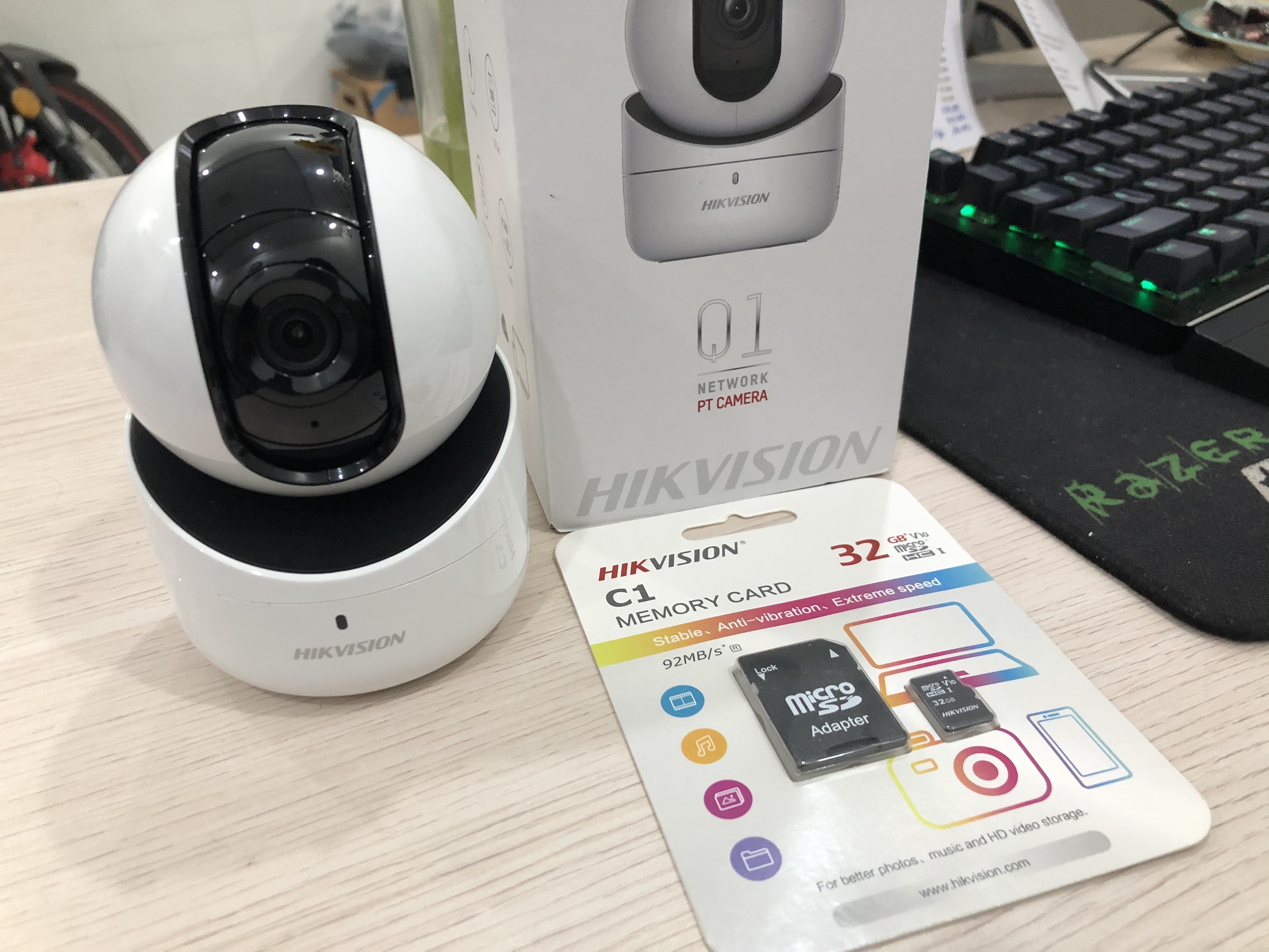 [HCM]Camera IP Robot 2MP HIKVISION DS-2CV2Q21FD-IW