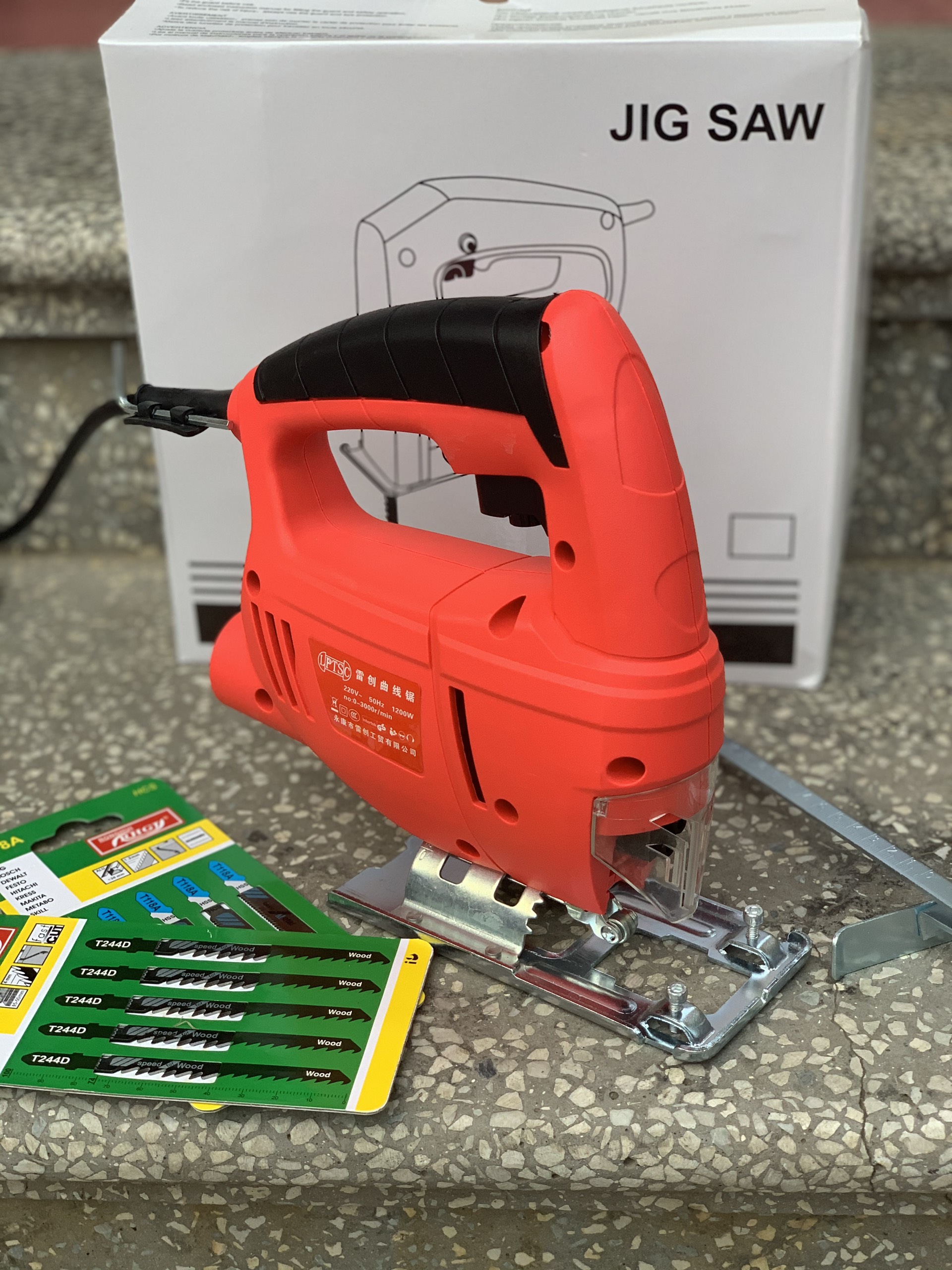 Máy cưa lọng cưa sọc cầm tay công suất 1200w