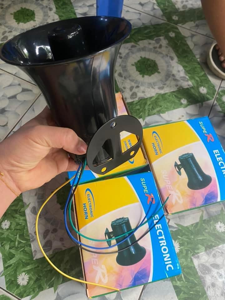 Còi lùi xinhan giọng nói