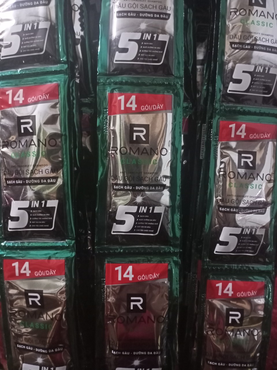 Set 50 gói dầu gội Romano 5g