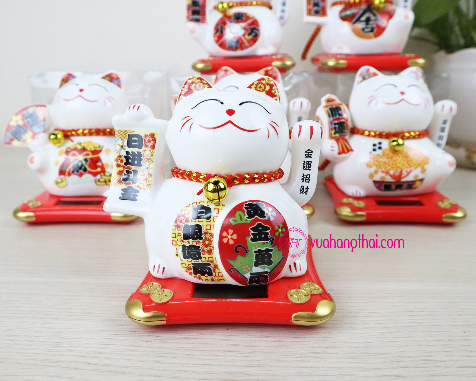 Mèo thần tài vẫy tay maneki neko dùng năng lượng mặt trời bằng sứ 11cm - chiêu tài lộc kinh doanh hồng phát