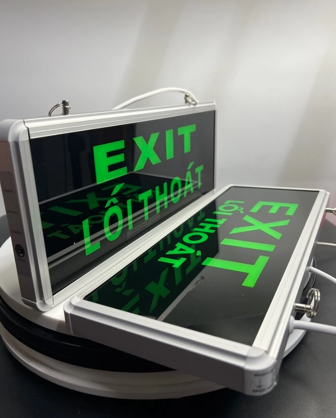 Đèn exit thoát hiểm 2 mặt sáng khẩn cấp khi có sự cố mất điện đột ngột (nhiều mẫu)