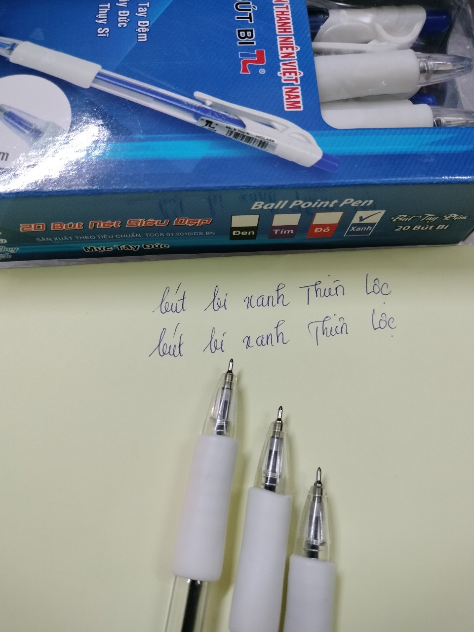 Bút Bi xanh TL (Hộp 20 Chiếc)
