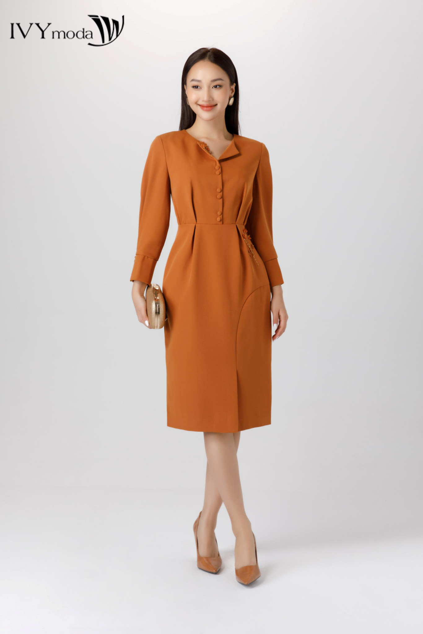 Đầm ôm phối nút IVY moda MS 48M6960
