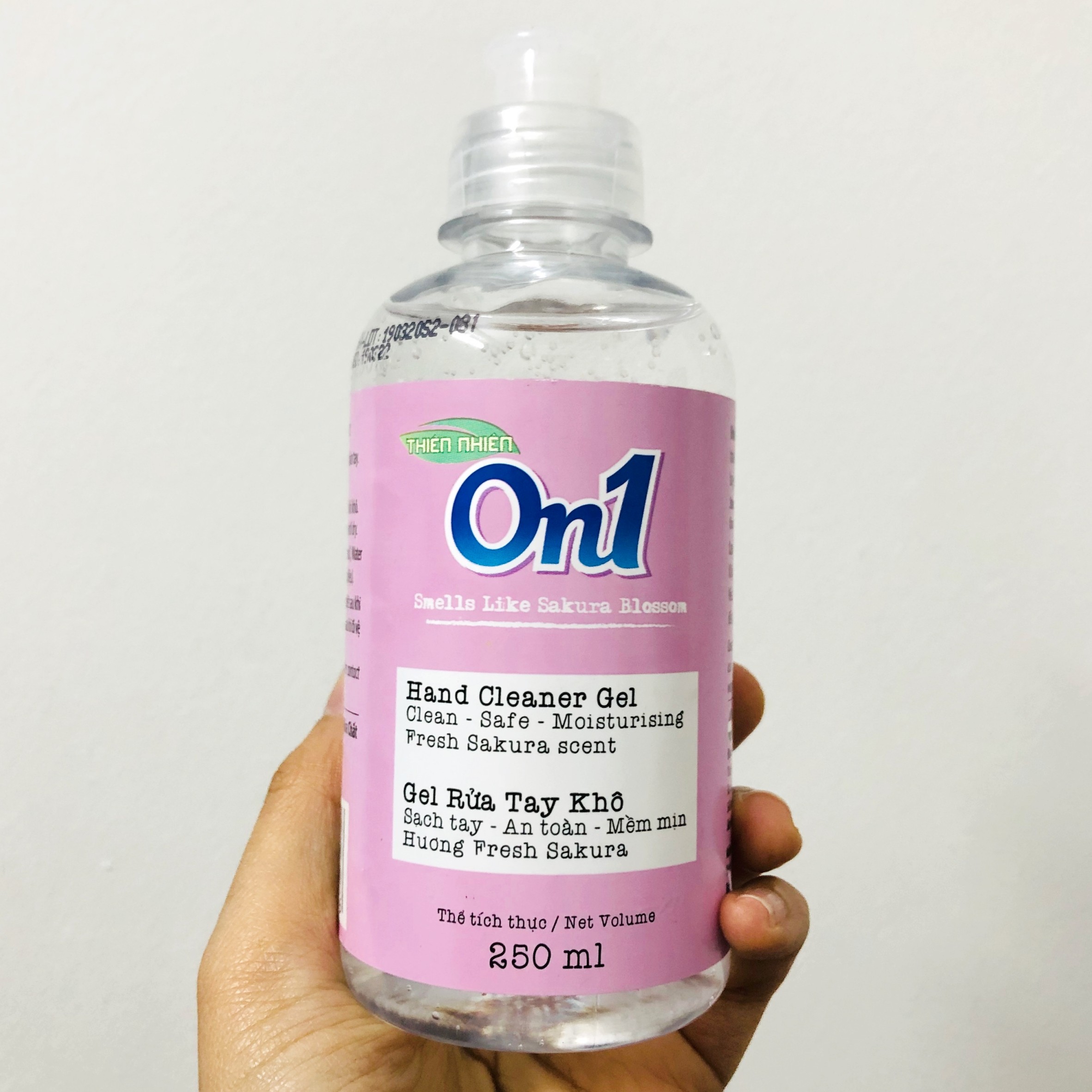 Gel rửa tay kho Lix On1 250ml
