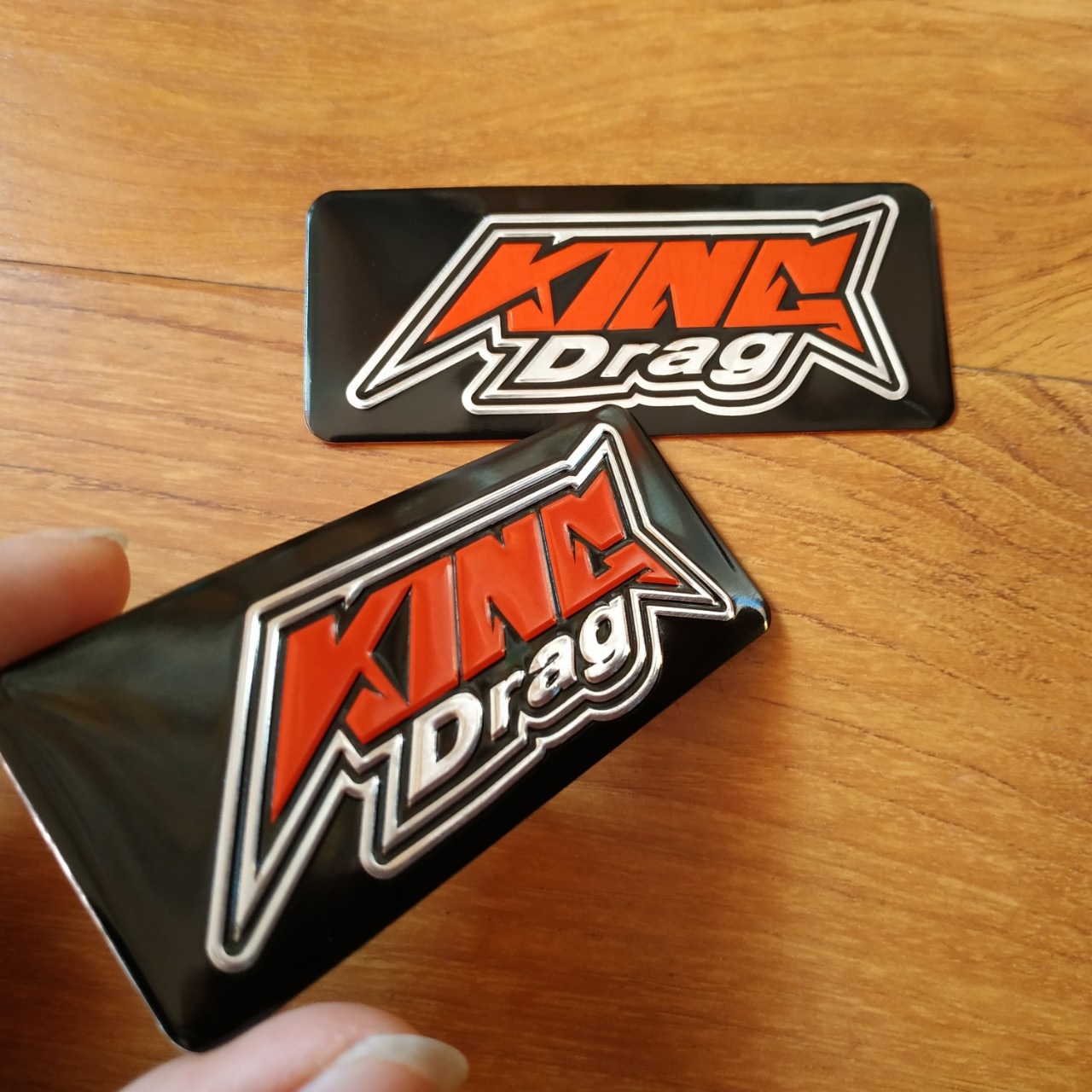 Tem nhôm dán Pô King drag 9.7x4cm