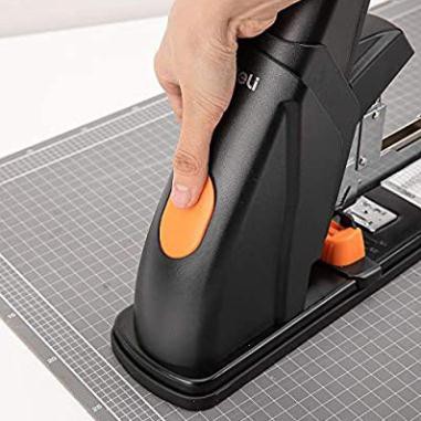 Dập ghim đại trợ lực 210 tờ deli e0383