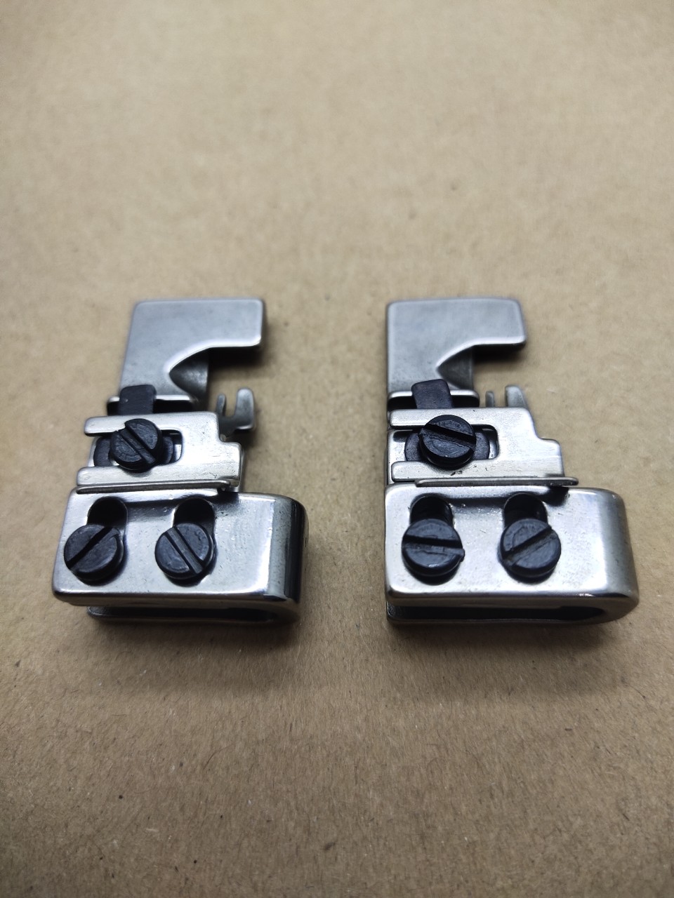 Chân vịt nhún máy vắt sổ 4 chỉ và 5 chỉ