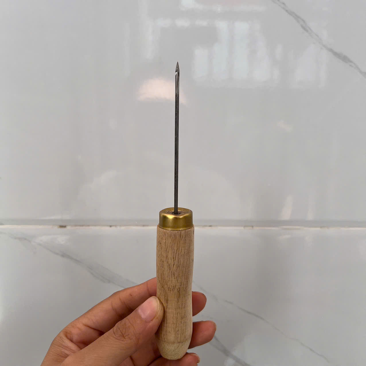 Kim móc cán gỗ đầm tay khâu giày