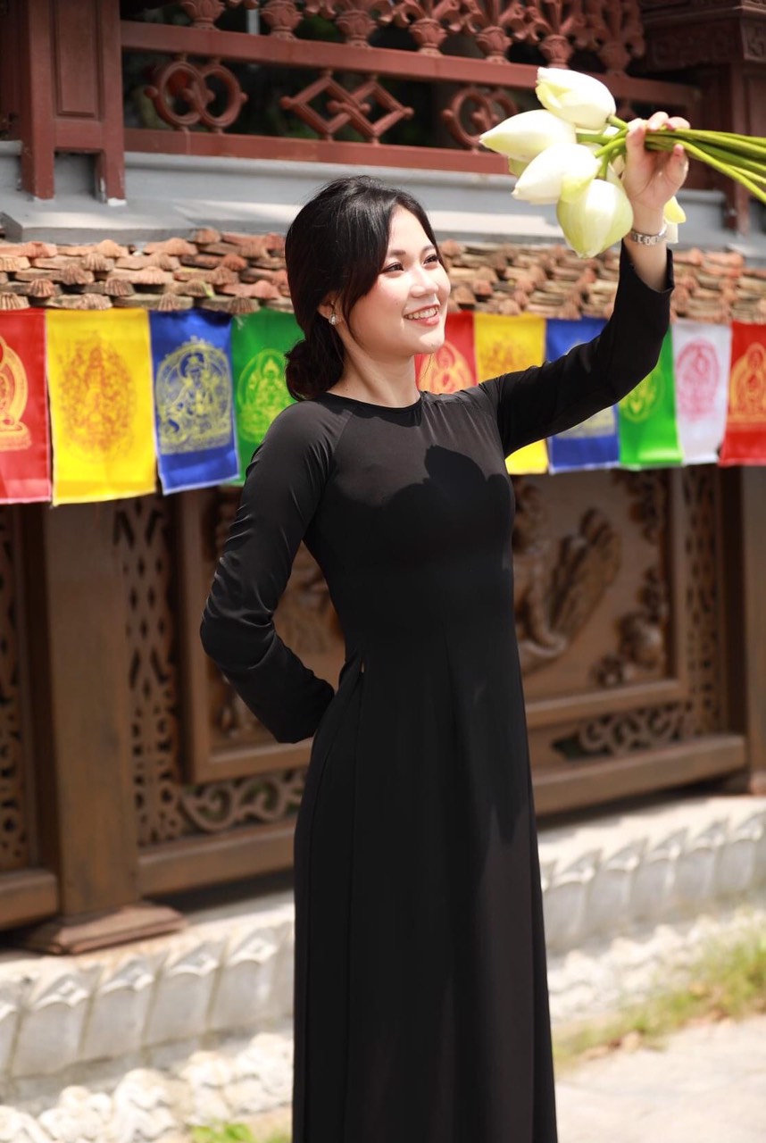 Áo Dài Trơn Lụa Nhật  - Màu Siêu Xinh
