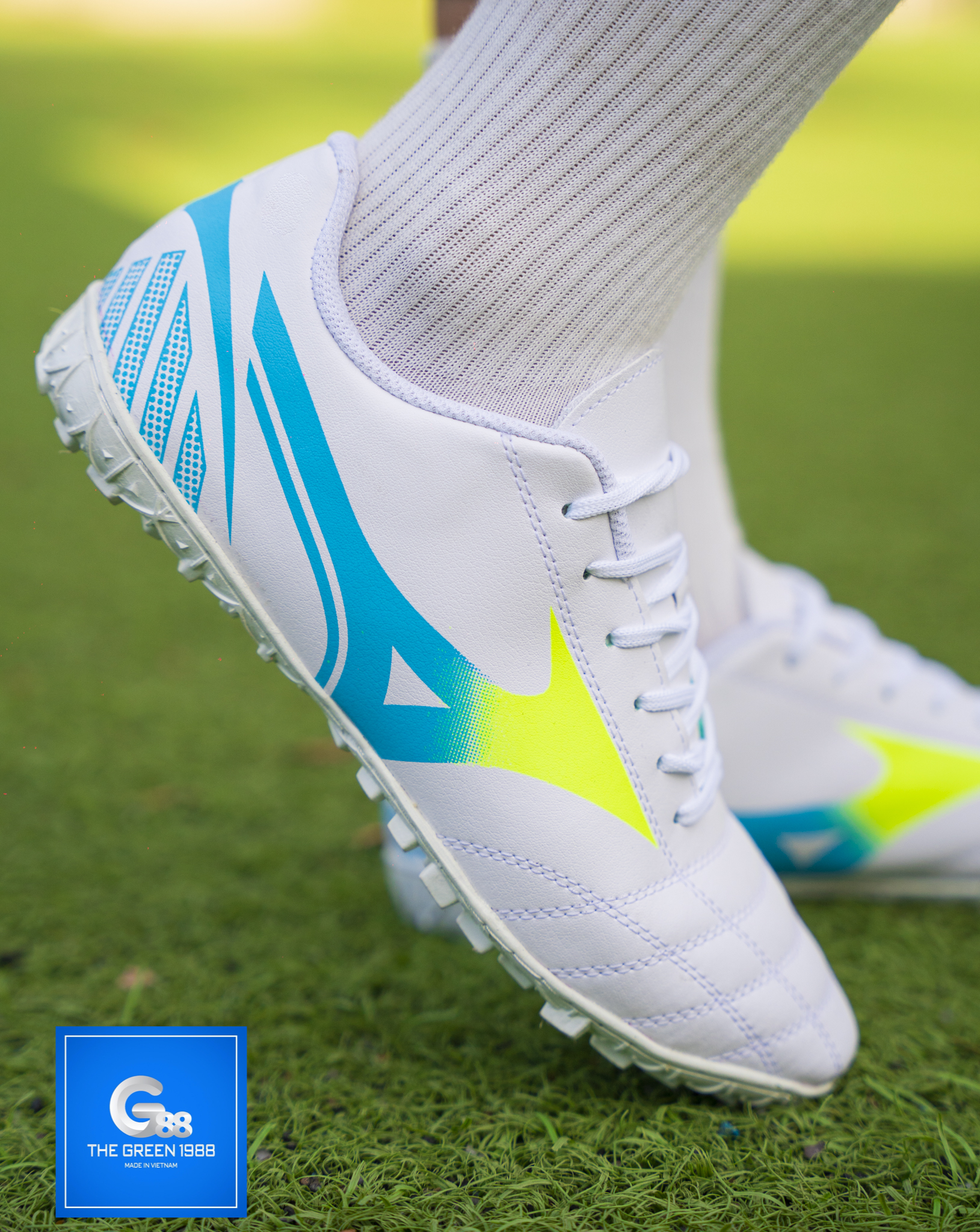 giày đá bóng mizuno đế cao su khâu full đế