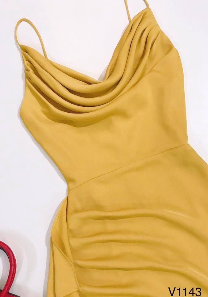 Đầm body 2 dây cổ đổ chất phi bóng freesize một màu vàng