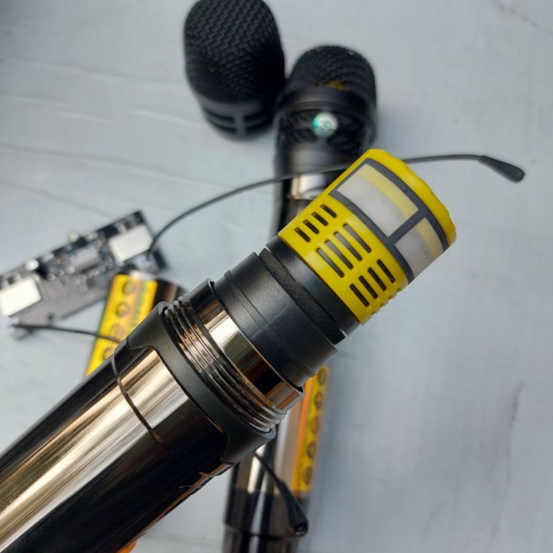 Micro Không Dây UGX UHF SET Tần Số Siêu Chất Giành Cho Loa Kéo