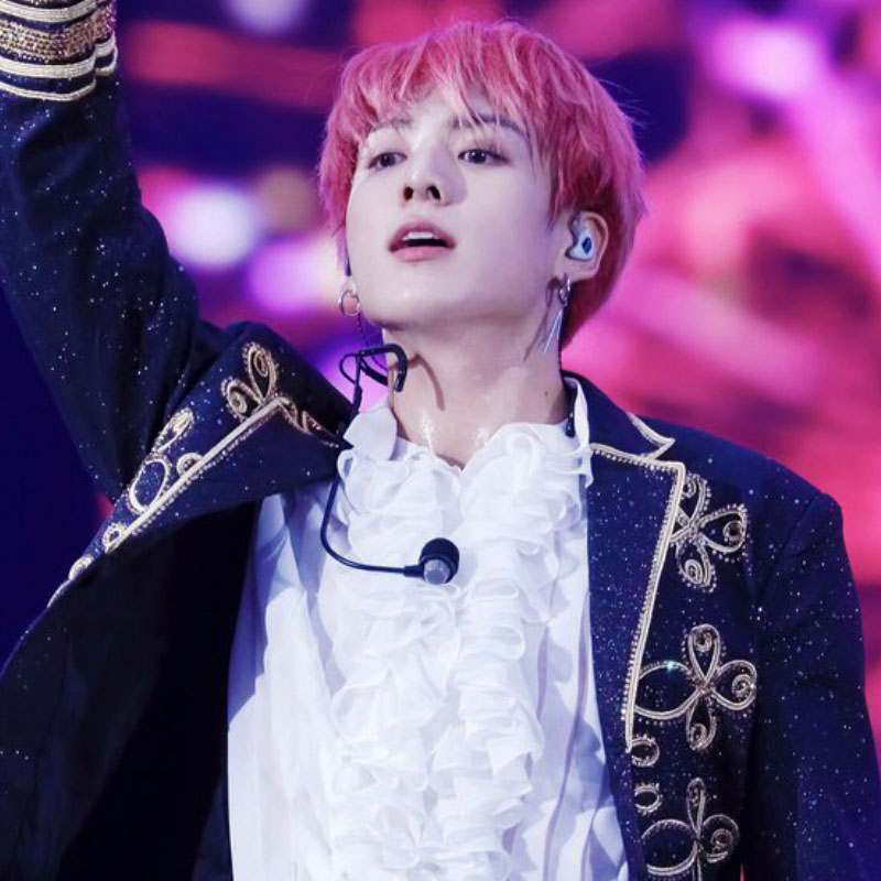 Khuyên tai V BTS