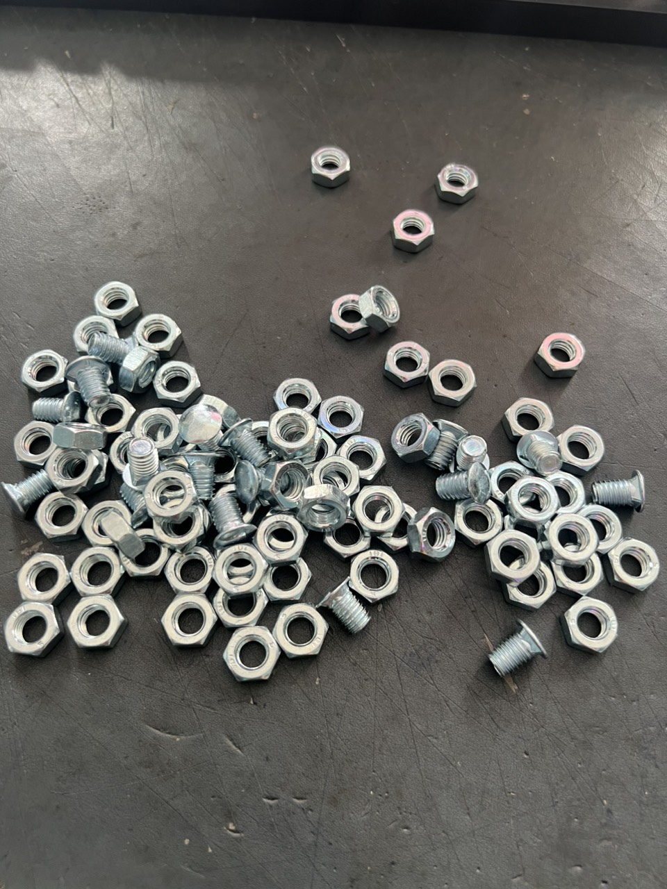 Combo( 20, 30, 40, 50, 60, 70, 80, 90 ) Ốc bắt kệ sắt V lỗ đa năng