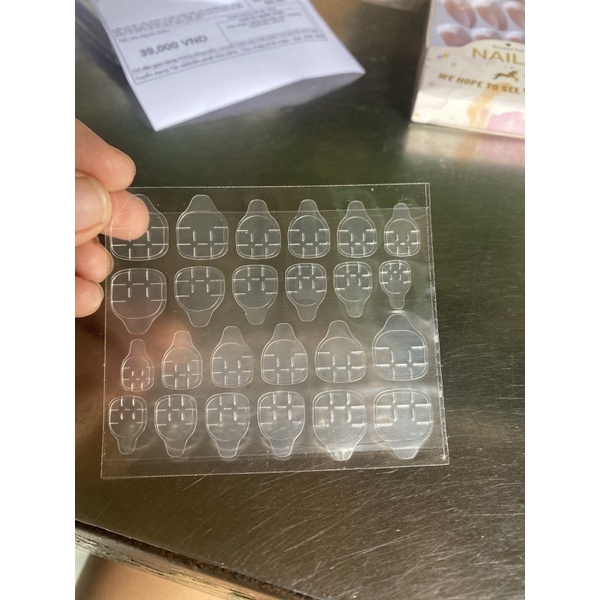 sỉ vỉ dán móng