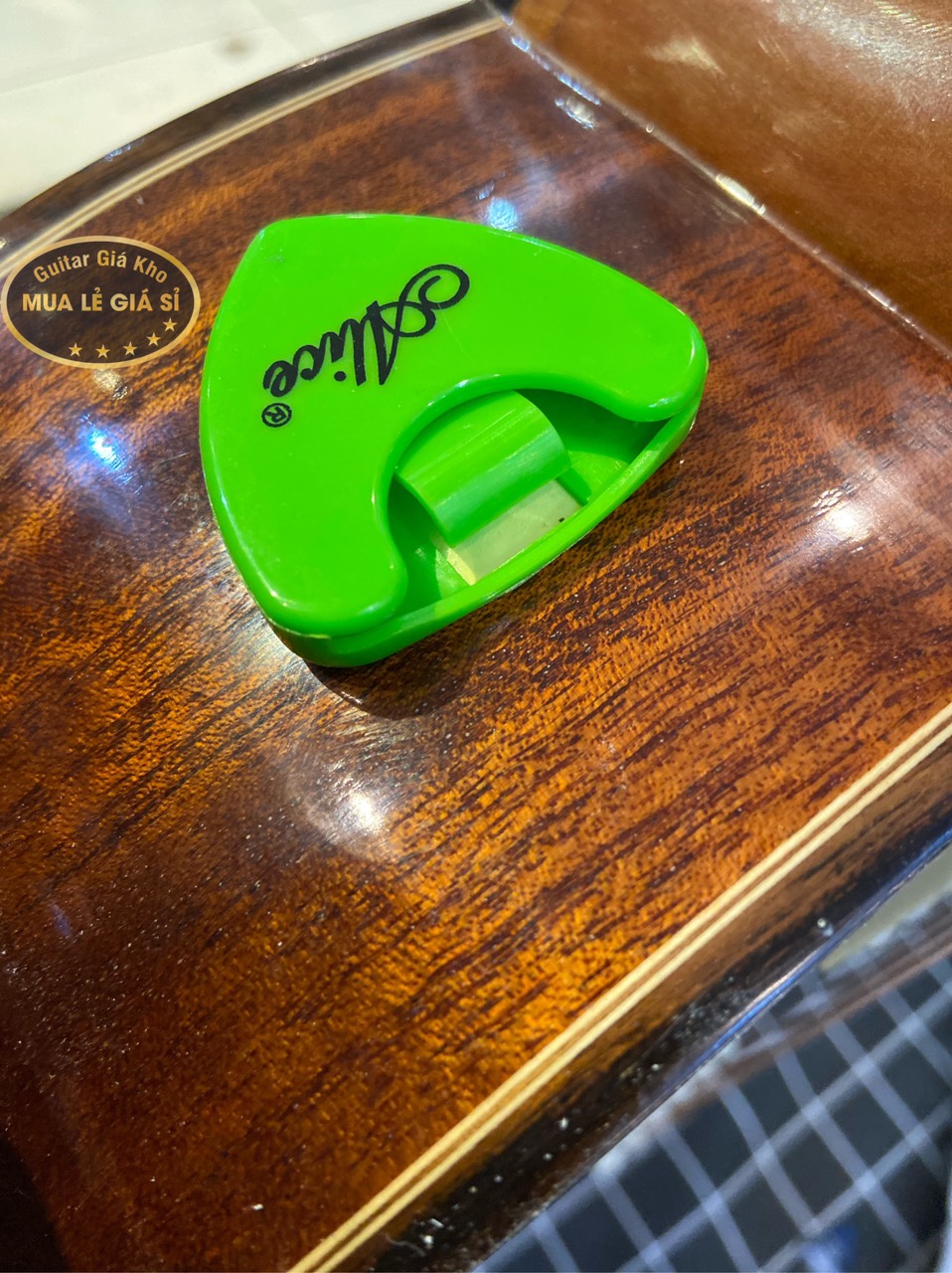 [HCM]Hộp đựng phím pick gãy đàn Guitar