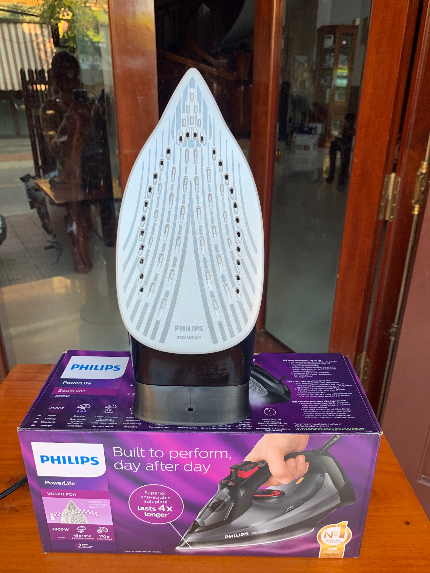 Bàn ủi hơi nước Philips GC2998