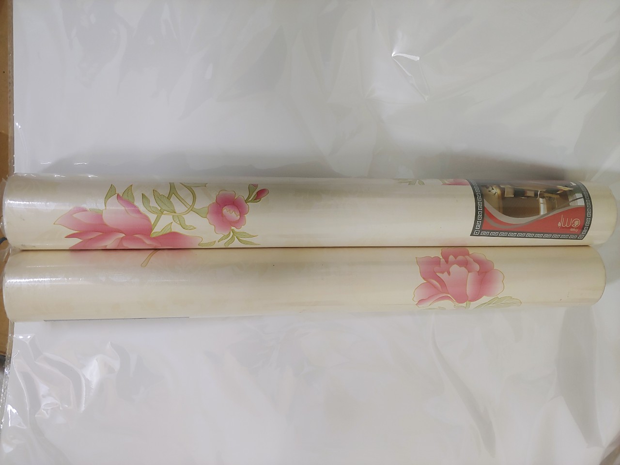 Giấy dán tường hoa ly đơn hồng ( cuộn dài 10m, khổ rộng 45cm, giấy có keo sẵn)