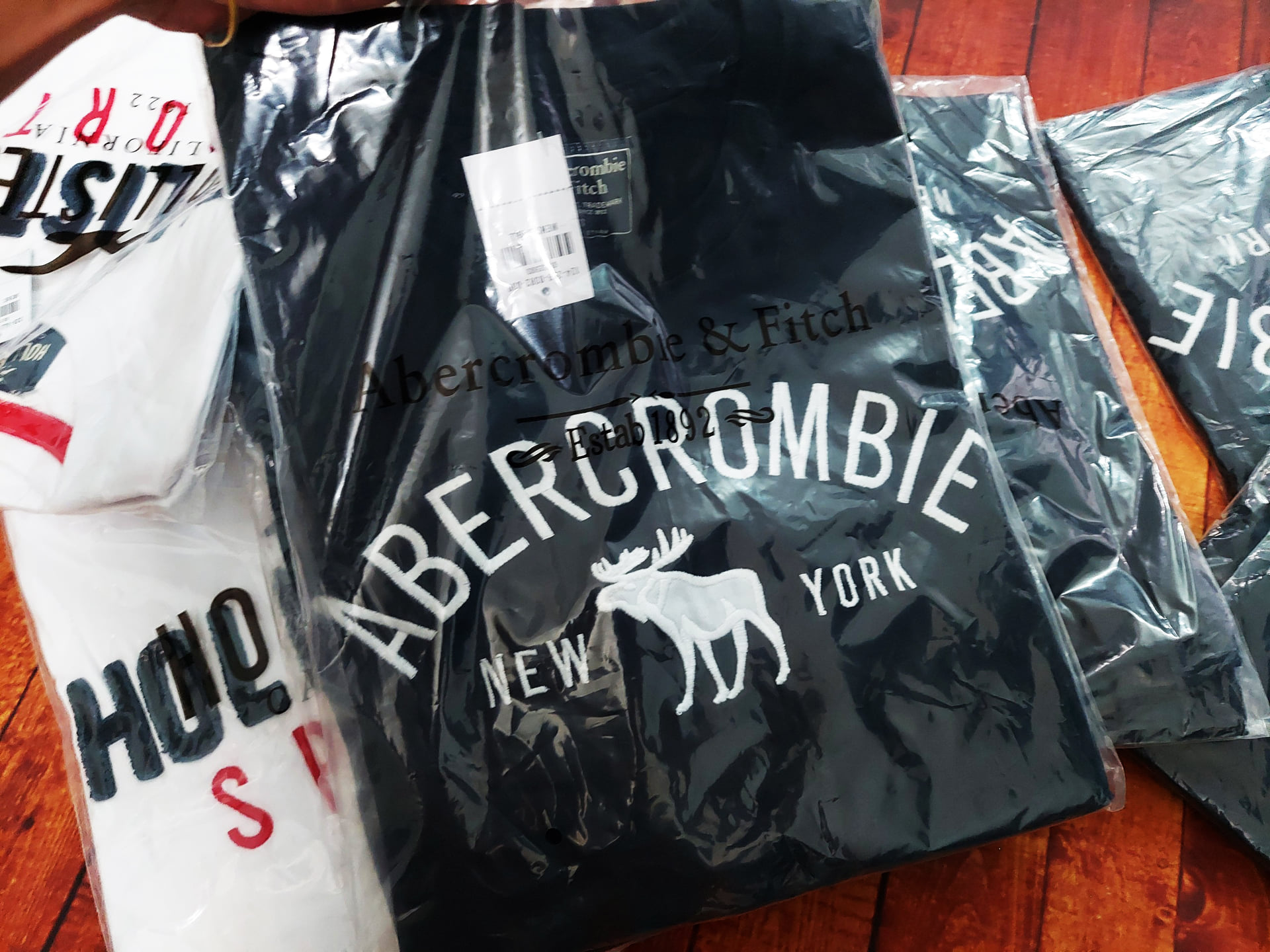 Áo thun Abercrombie Navy