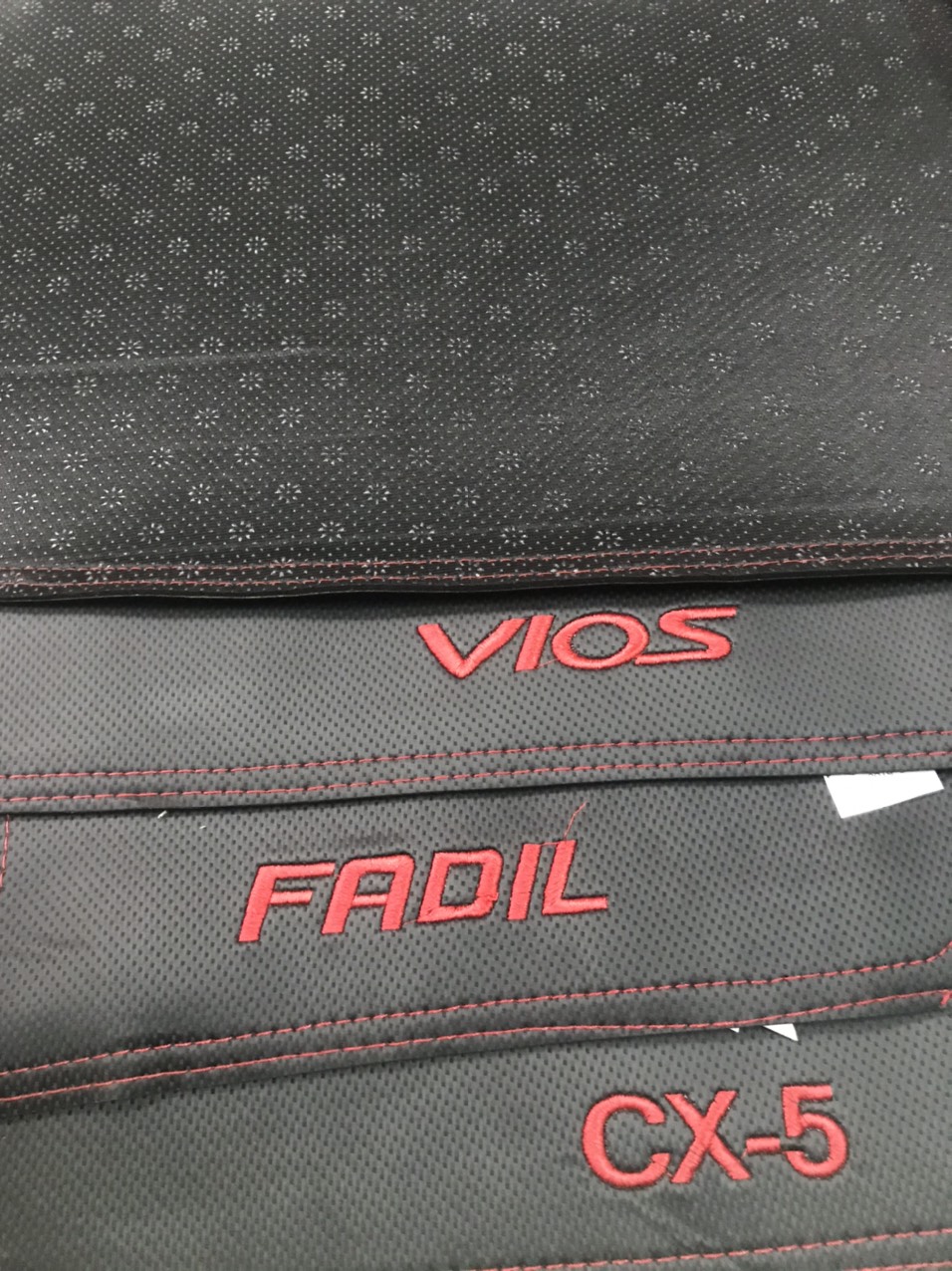 Thảm táp lô da vân cacbon Vinfast Fadil