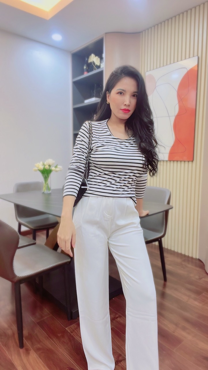 Áo cotton cổ tròn kẻ có lót ngực
