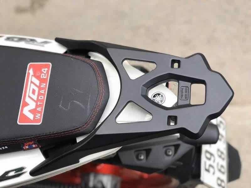 cảng sau xe winner - cảng sau xe winner