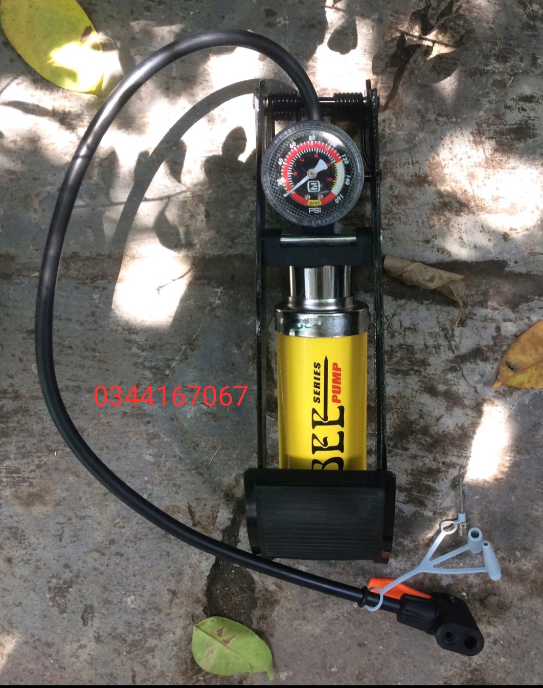 Bơm hơi đạp chân 1 xilanh hãng BEE