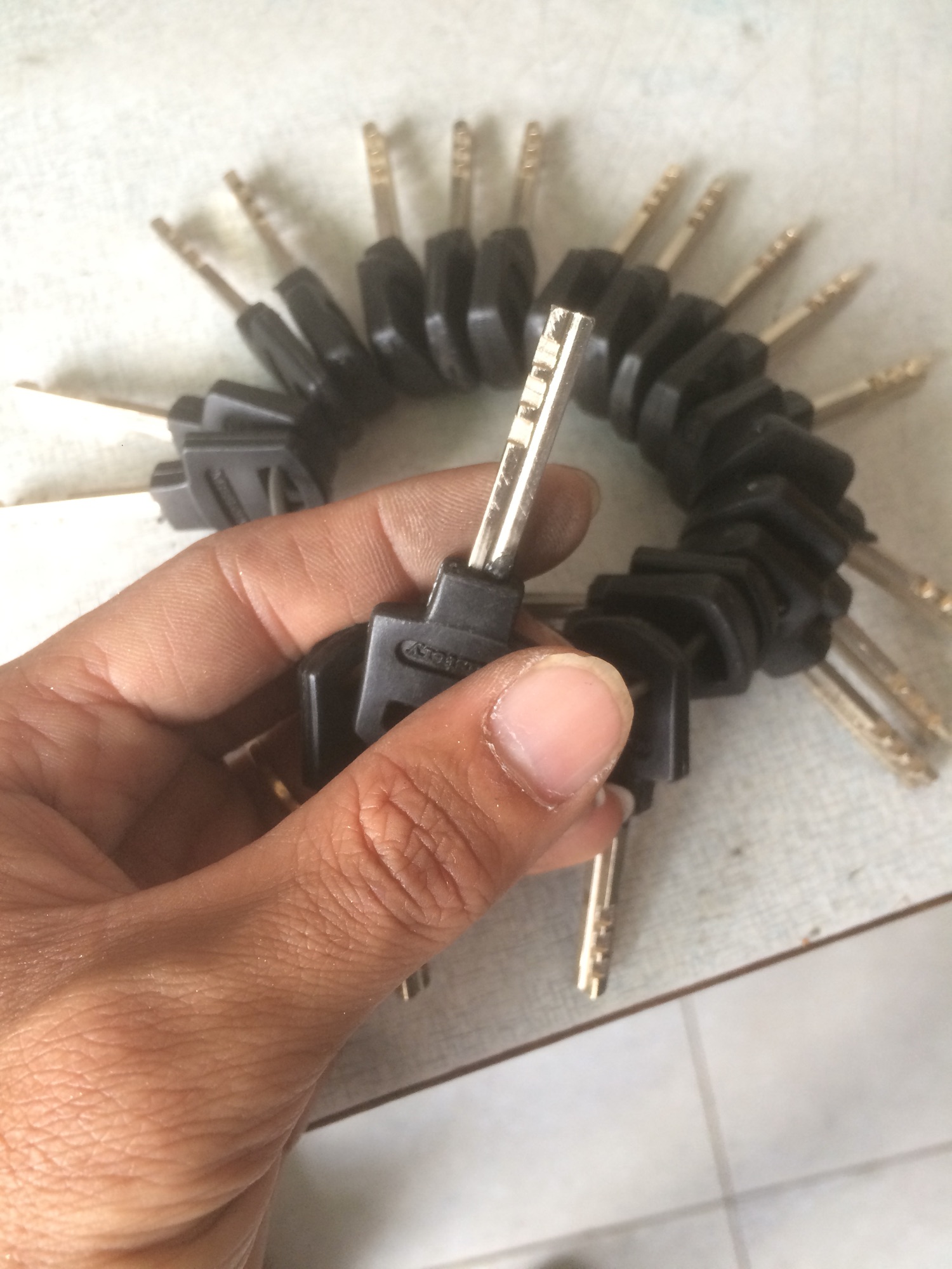 Combo ổ khoá SOLEX gồm 30 chìa khoá phụ