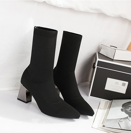 Boot len cổ lửng thời thượng ôm chân GBN09