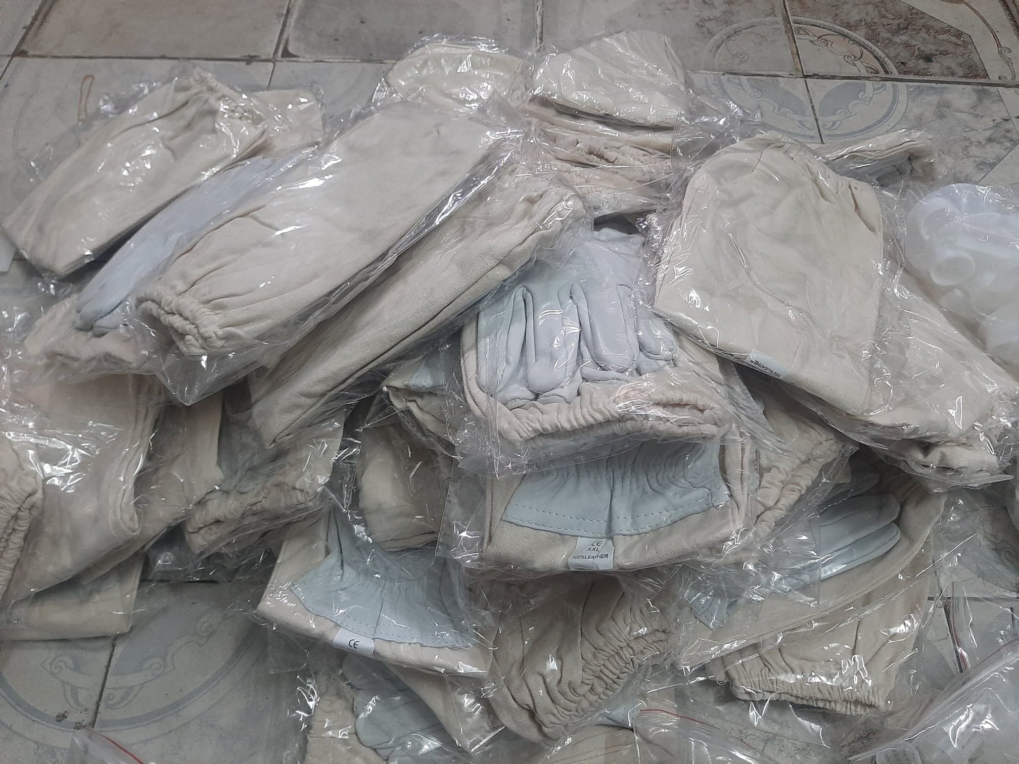 Găng tay thăm bắt Ong.Chống Ong đốt.