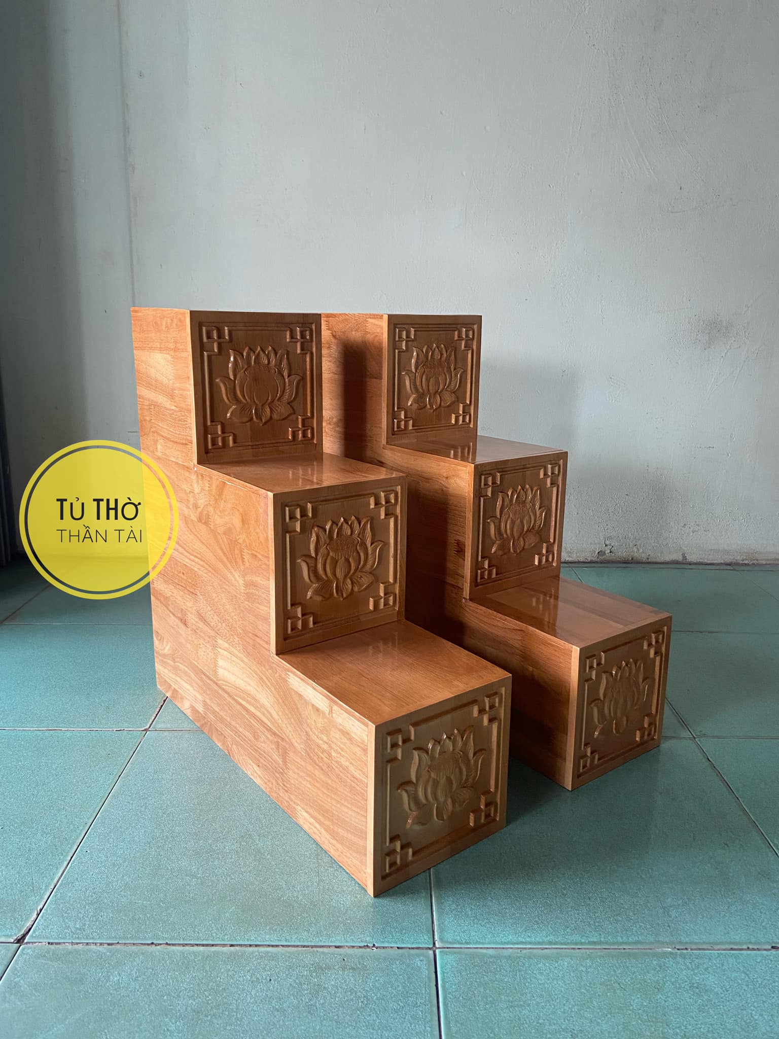 Bục tam cấp bàn thờ thần tài khắc Hoa Sen ( Hàng loại 1 100% Gỗ )