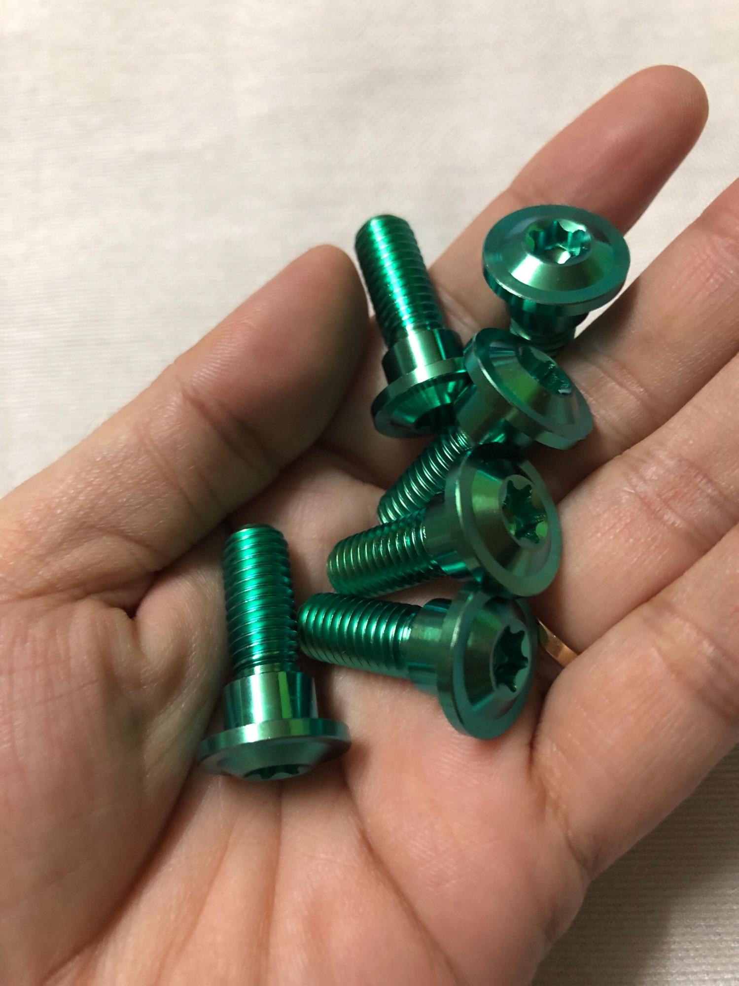 6 CON ỐC GR-5 BẮT ĐĨA TRƯỚC WINNER X MÀU