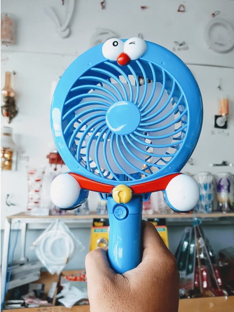 Quạt Sạc Mini Cầm Tay Doremon Gấp Gọn Để Bàn