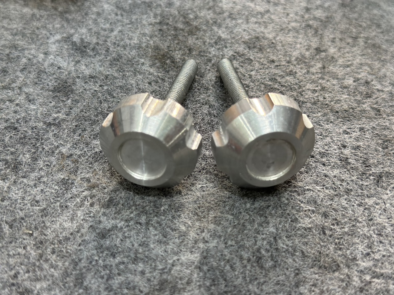 Nút cốp CNC, dành cho các dòng xe 67, 68, CD, CL...(1 cặp)