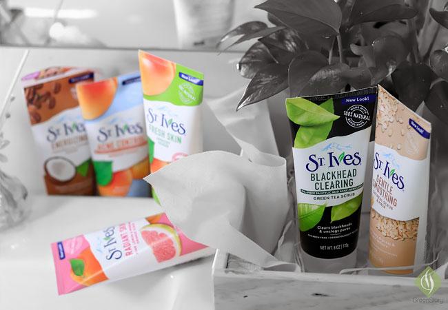 Sửa rữa mặt tẩy da chết St.Ives