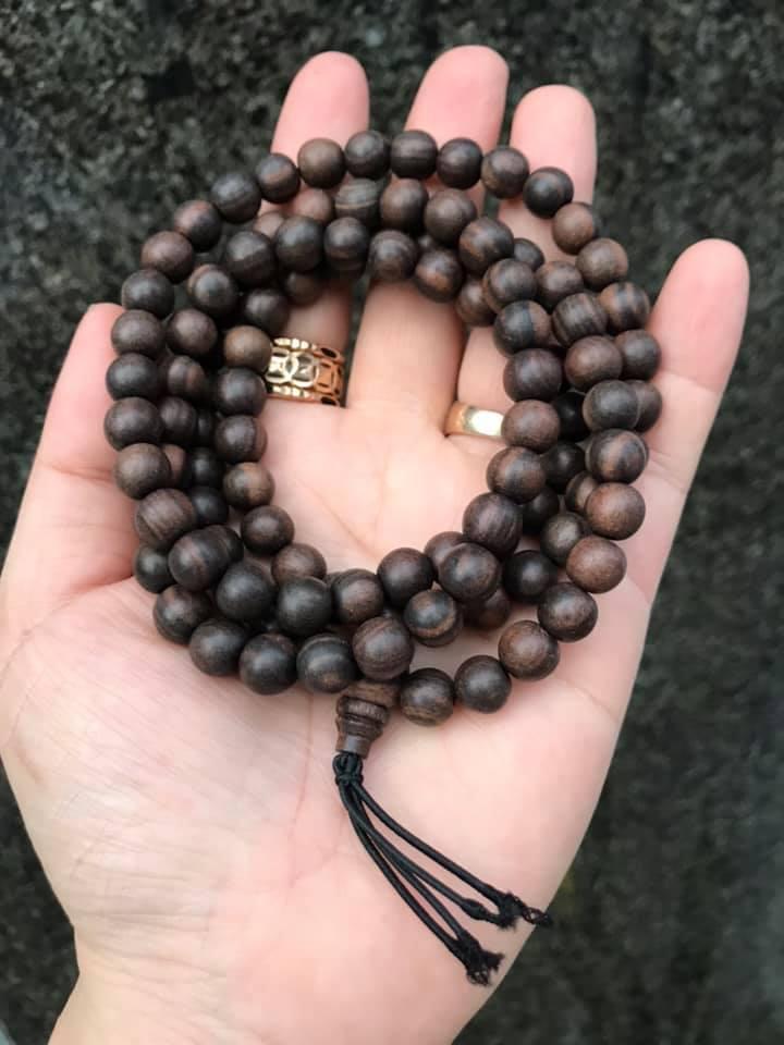 [HCM]CHUỖI 108 HẠT GỖ MUN - 8LY