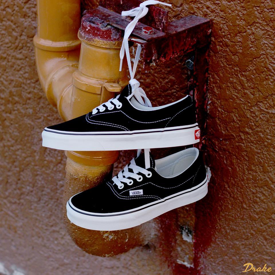 Giày Vans Classic Era VN000EWZBLK