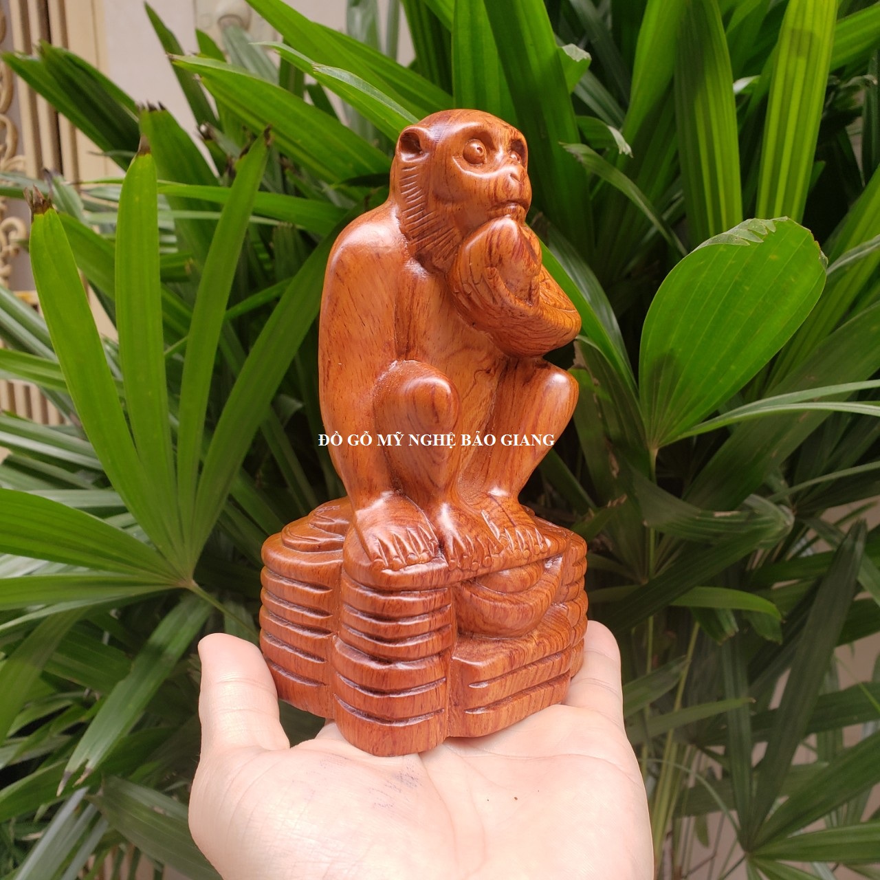 Tượng con khỉ gỗ hương