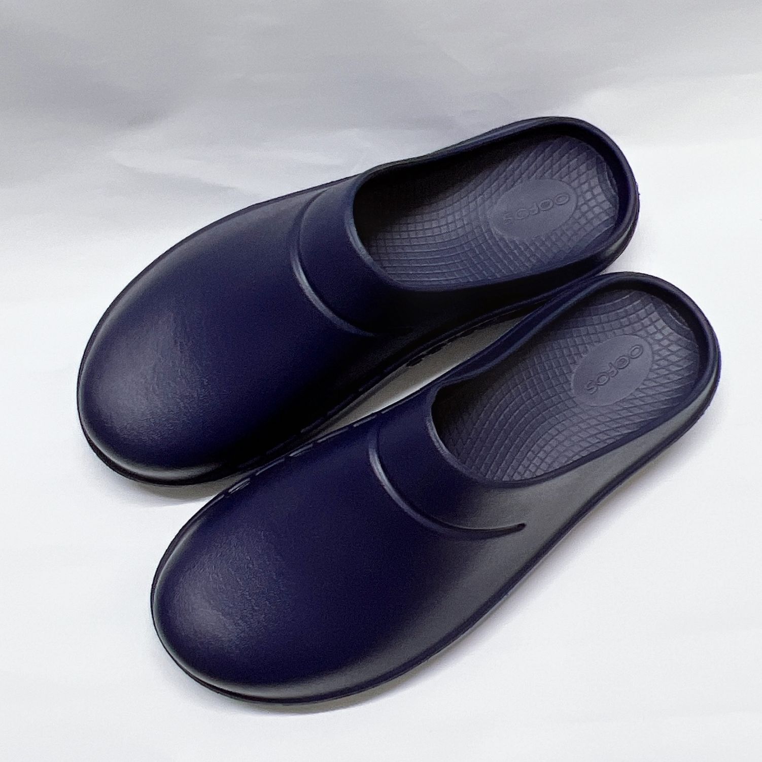 Dép Sục Đen oofos form unisex