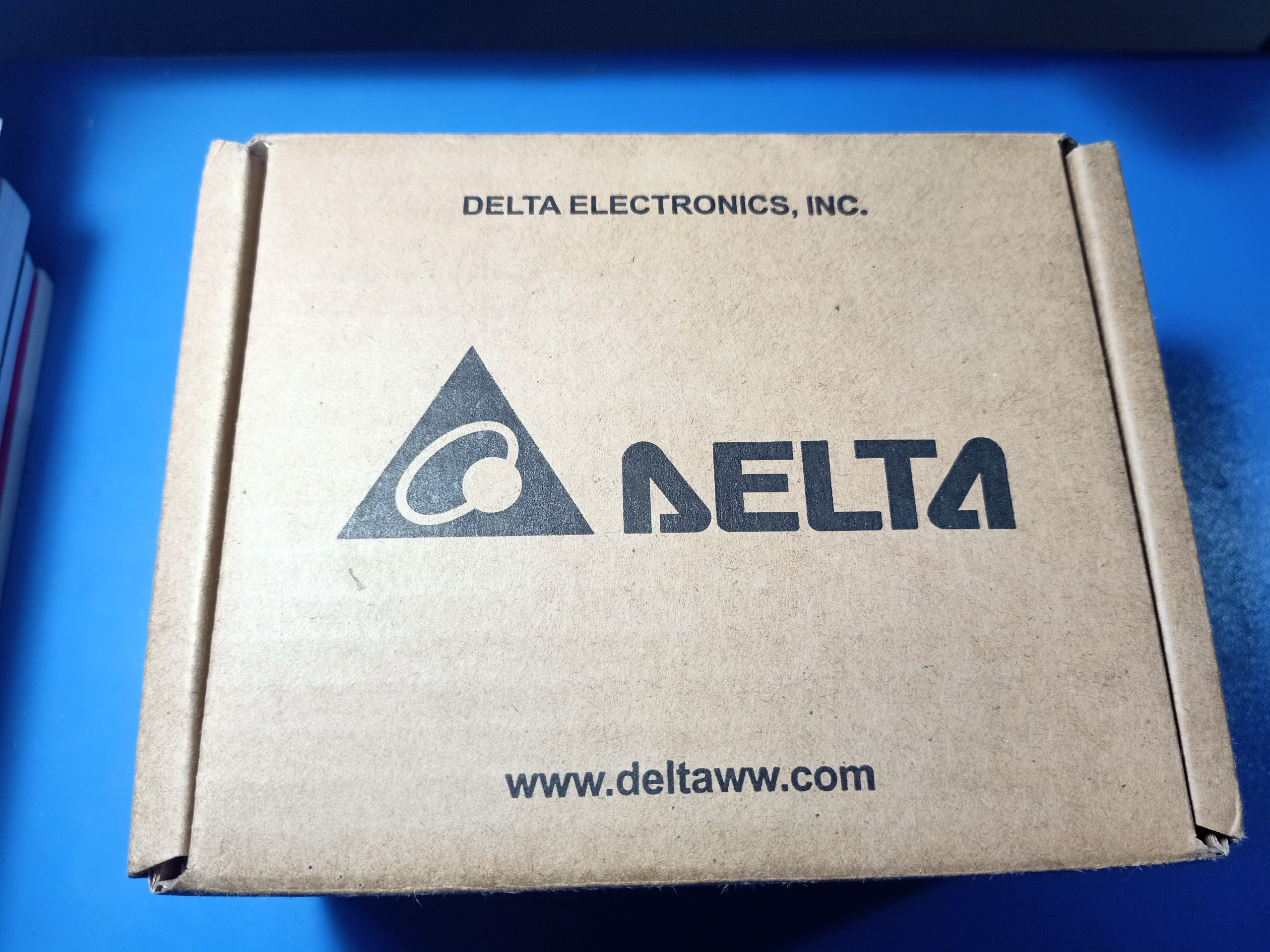 PLC Delta DVP24ES200R