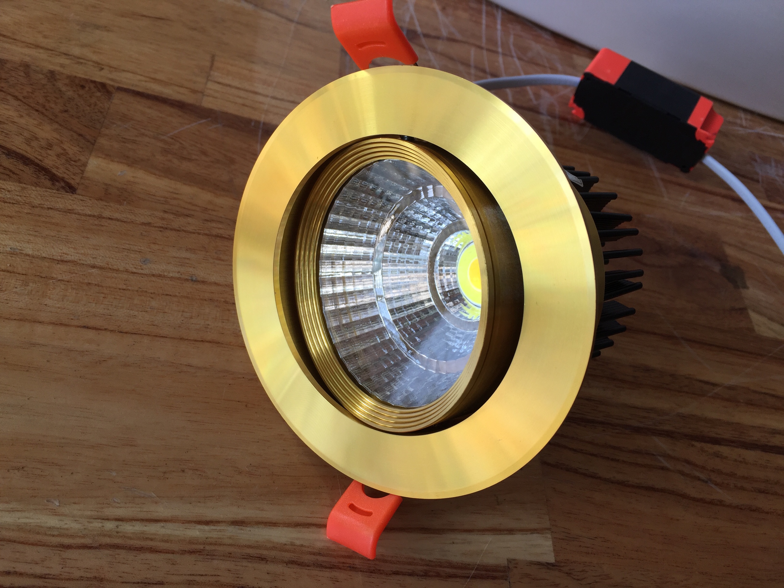 Đèn Led âm trần COB 3 màu - 7W