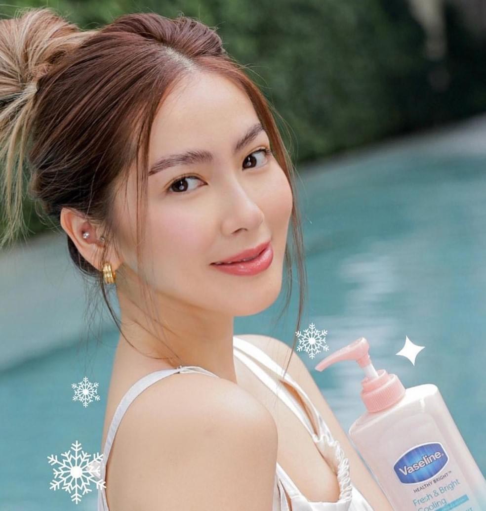 Sữa Dưỡng Thể Vaseline FRESH & BRIGHT COOLING -4C 350ML