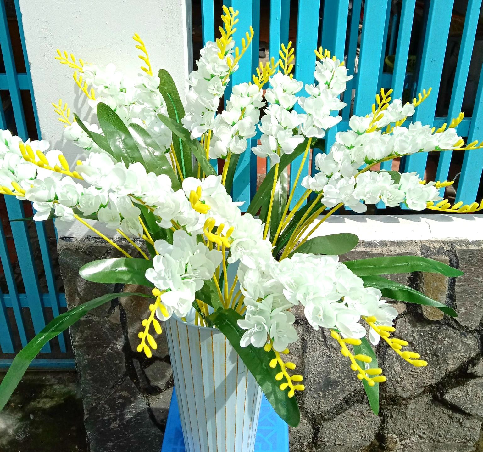 cành hoa lan phi yến giả - hoa lụa cao cấp - thanh lý sập sàn