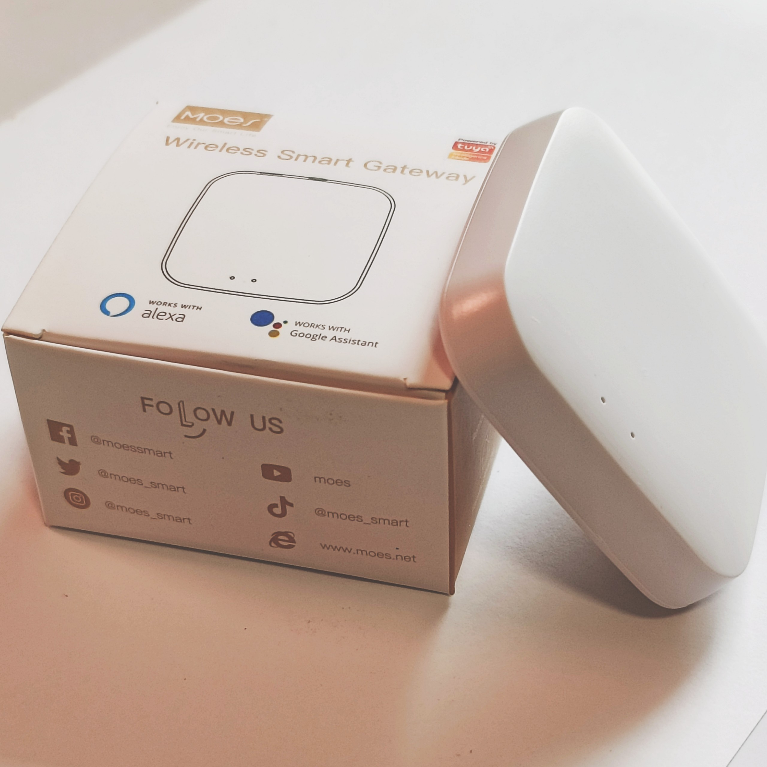 Cục điều khiển trung tâm sóng Zigbee, bluetooth (Hãng Moes - Tuya)