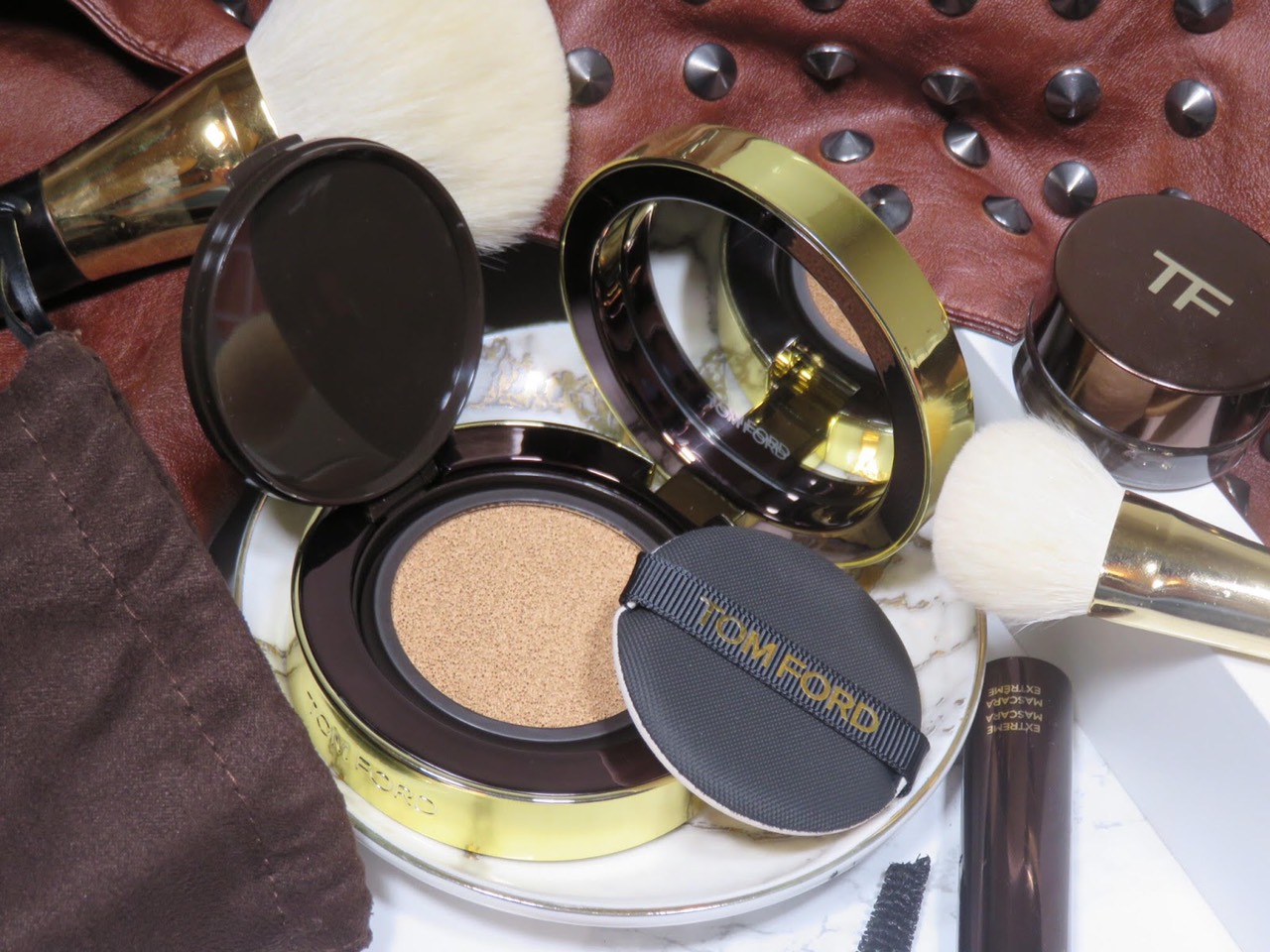 PHẤN NƯỚC TOM FORD TRACELESS TOUCH FOUNDATION SPF 45/PA++++ (REFILL + CASE)