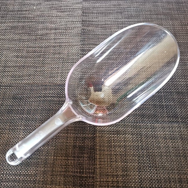 Muỗng xúc bột, xúc nguyên liệu bắng nhựa lớn 30cm