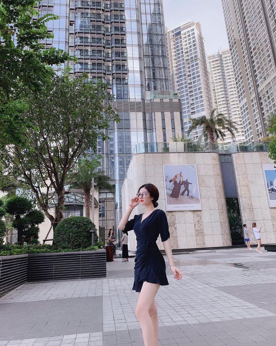 Đầm Thiết Kế Dây Rút Eo Và Tay Mẫu Mới