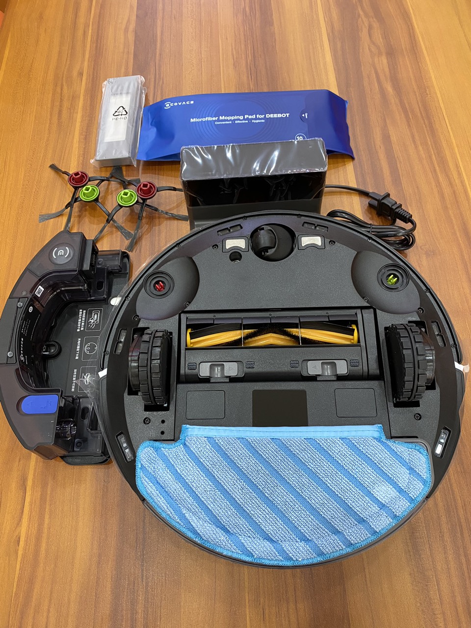 [HCM]Robot hút bụi lau nhà Ecovacs Deebot OZMO T8 AIVI