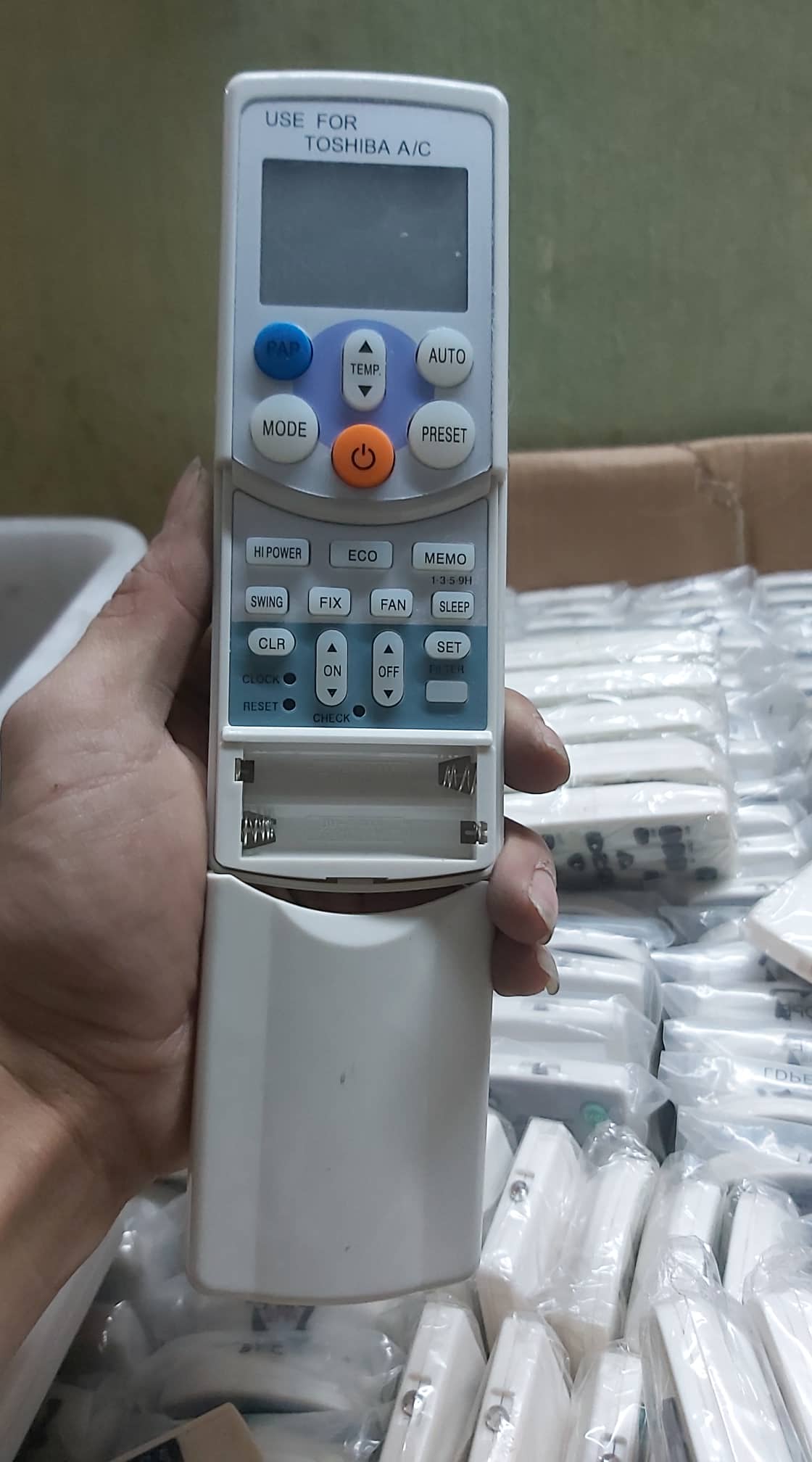 khiển điêu hoa toshiba rut